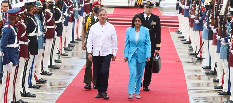 Gustavo Petro, y Delcy Rodríguez.