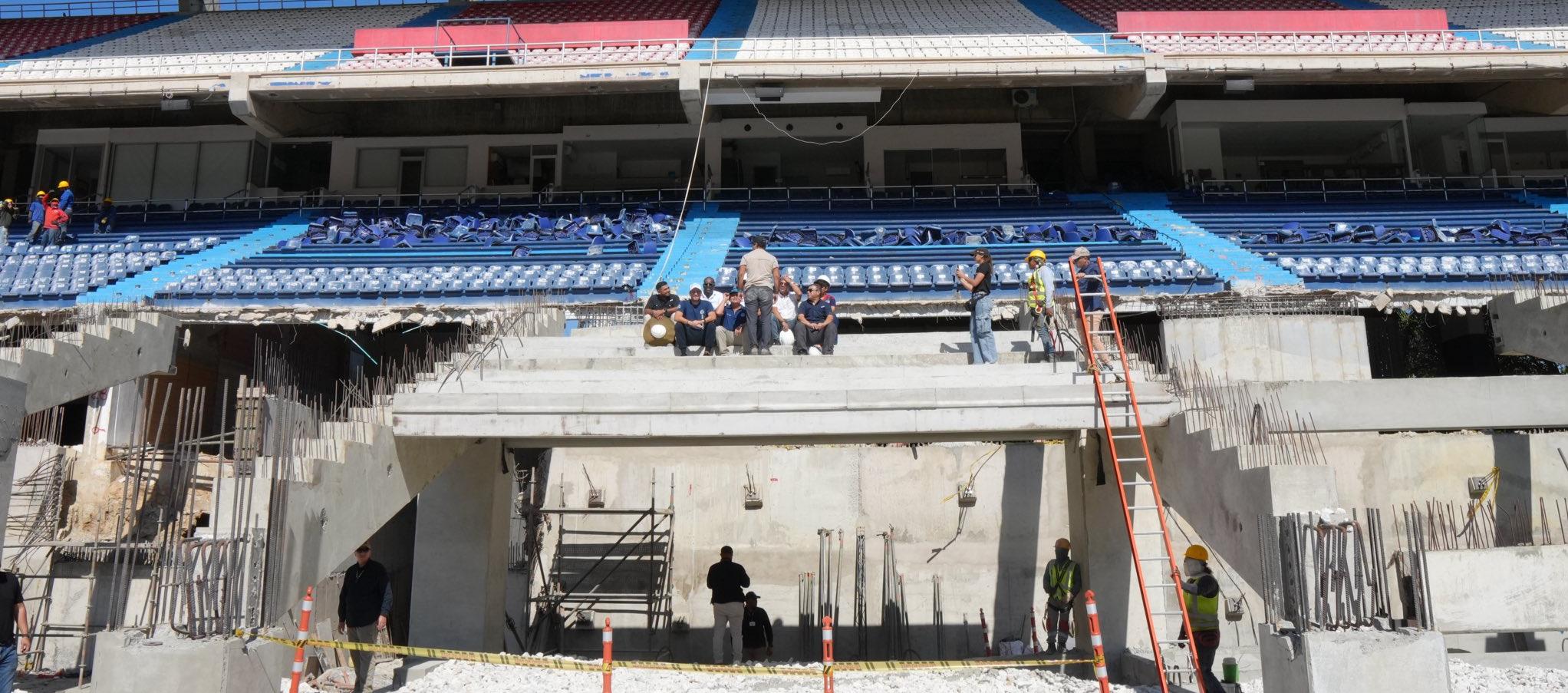 Instalación de nuevas graderías en el estadio Metropolitano de Barranquilla.
