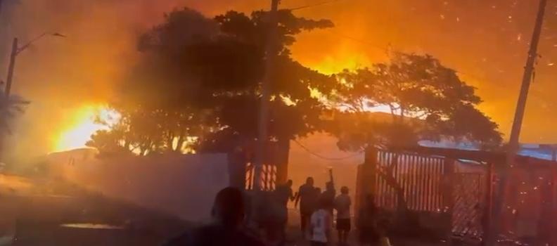 Incendio en el barrio Las Flores. 