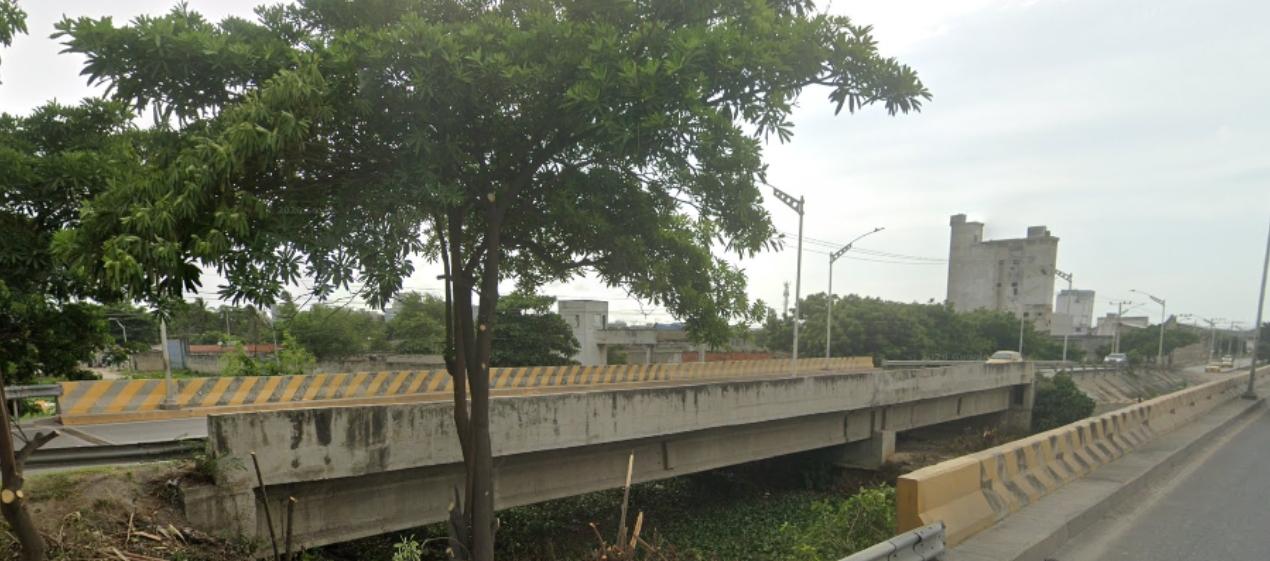 Cerca de este puente fue encontrado el cuerpo del hombre. 