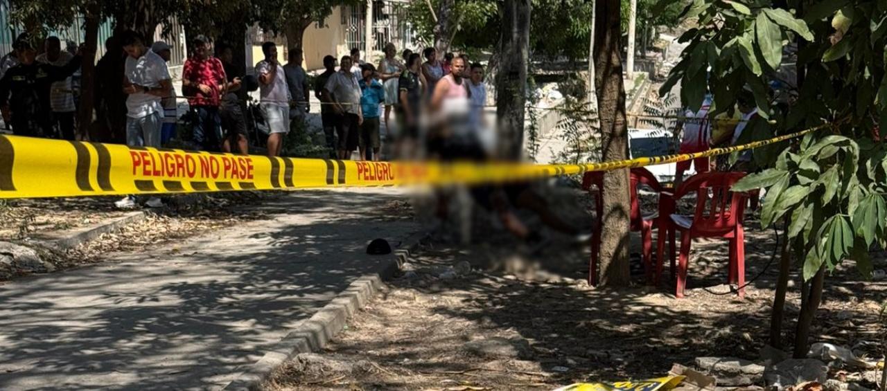 La víctima murió en el lugar de los hechos. 