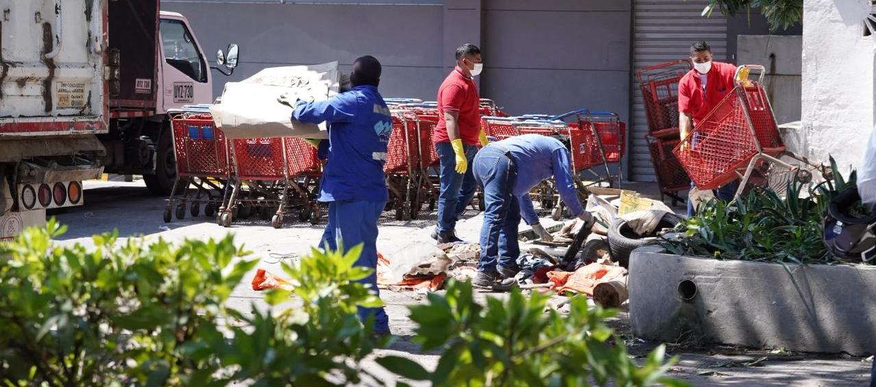 Los carritos de compra sacados.