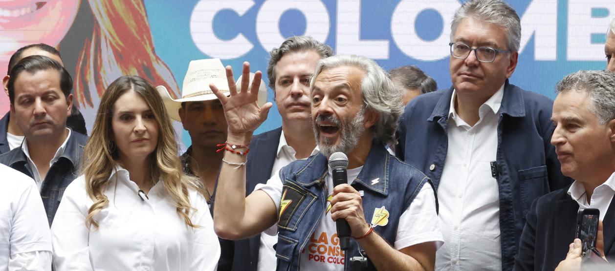 Paloma Valencia y Juan Daniel Oviedo.