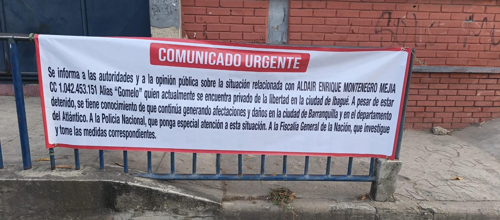 Pendón hallado en el Colegio Sofia Camargo. 