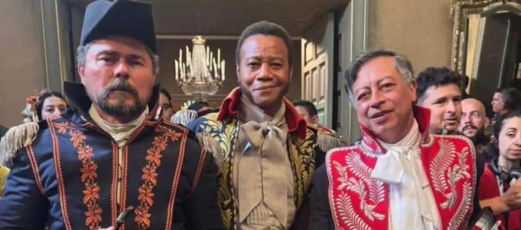Los actores Luis Alfredo Velasco y Cuba Gooding Jr., y el Presidente Gustavo Petro.