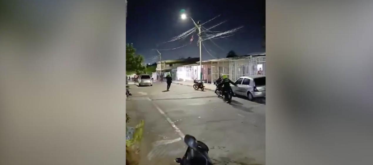 Momento de la trifulca en el barrio Evaristo Sourdís. 