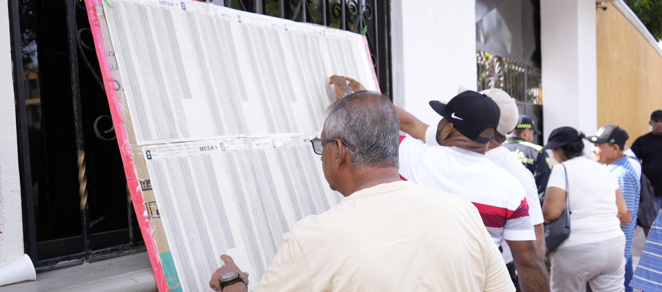Puesto de votación en la Escuela Normal Superior del Distrito de Barranquilla