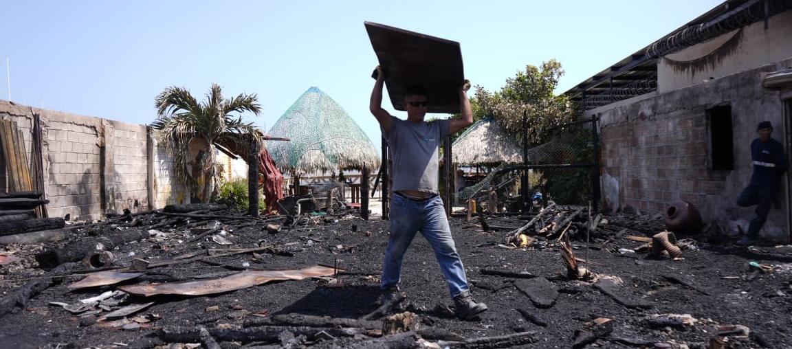 En cenizas quedó el restaurante El Carmen. 