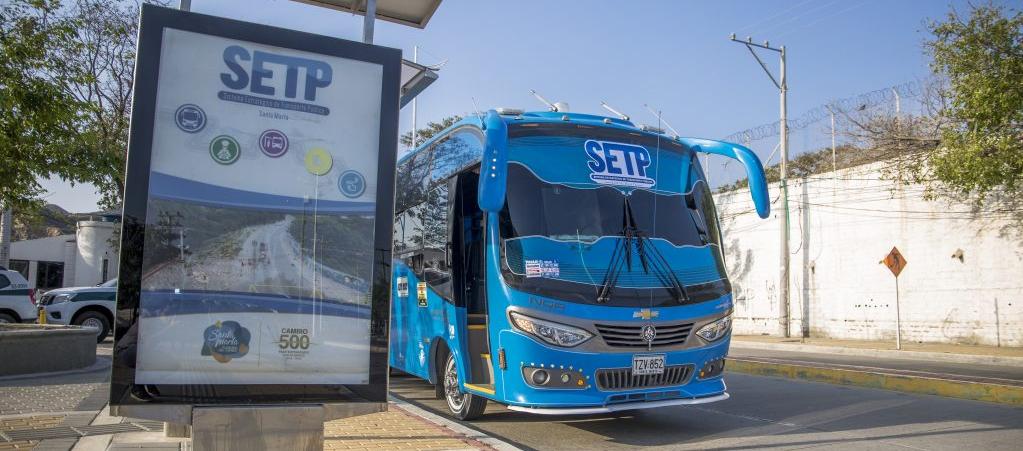 Bus del Sistema Estratégico de Transporte Público (SETP).