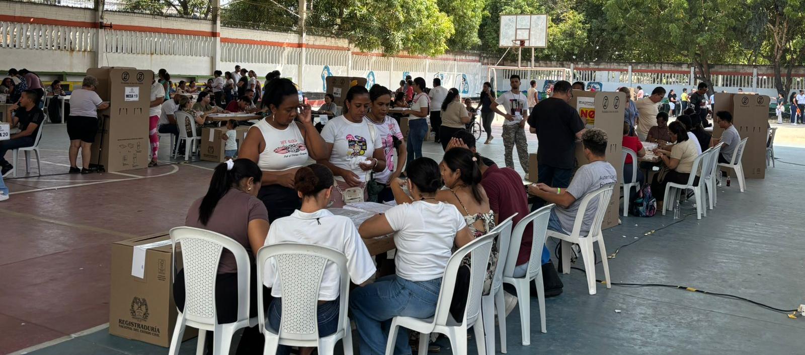 Votaciones en el Colegio Metropolitano de Soledad 2.000.