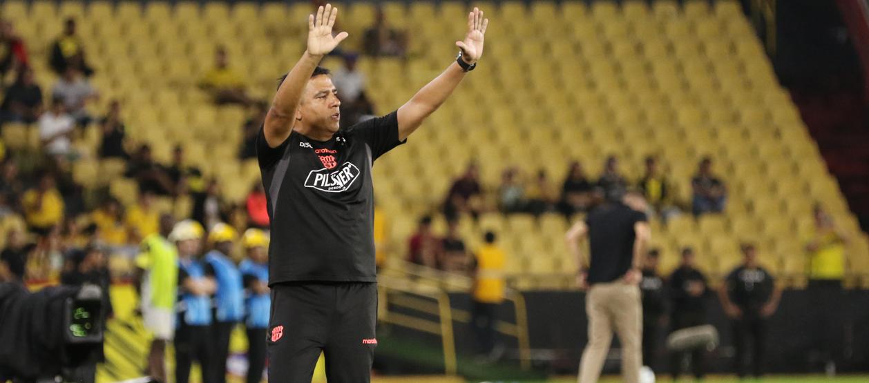 El venezolano César Farías, técnico del Barcelona de Guayaquil. 