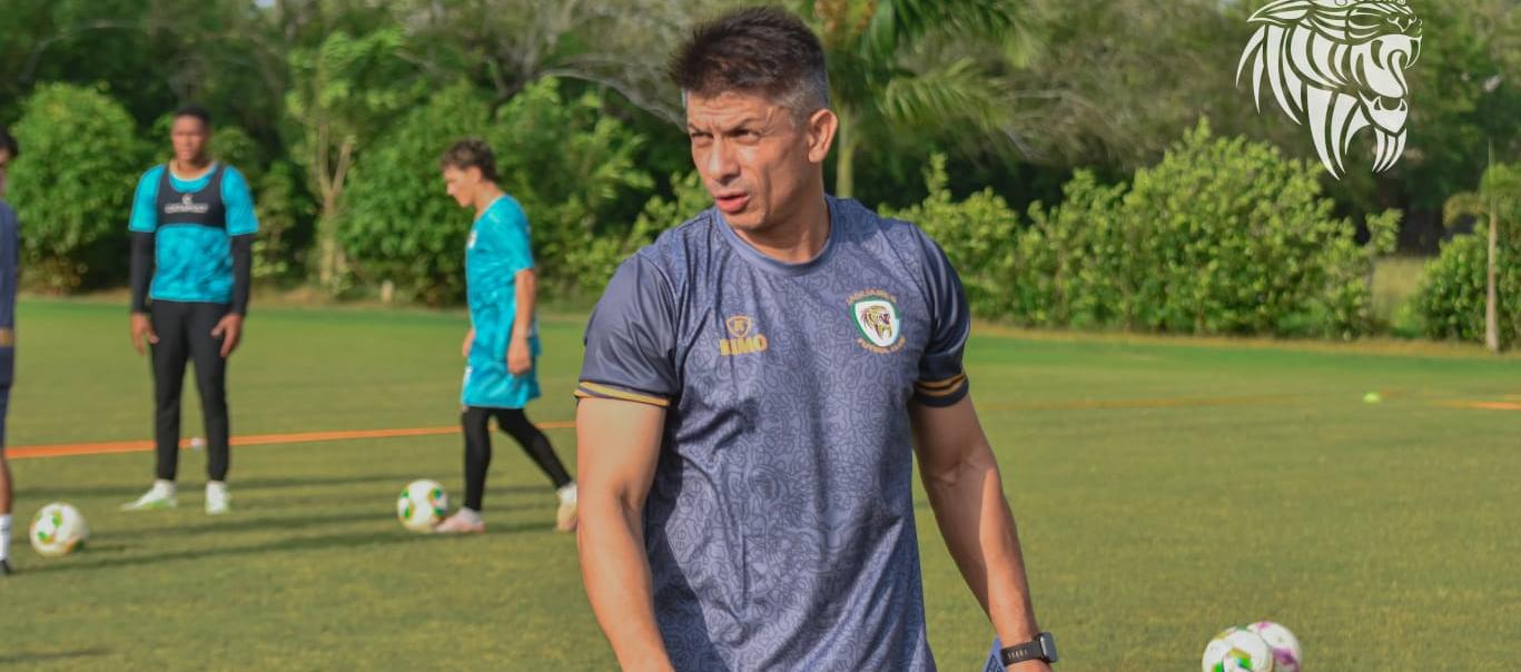 Gustavo Florentín solo dirigió seis partidos en Jaguares. 