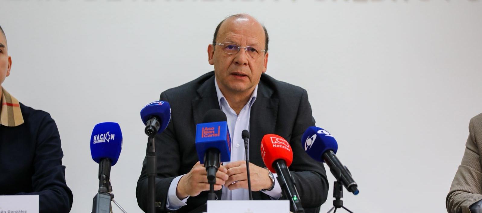 Germán Ávila, ministro de Hacienda. 