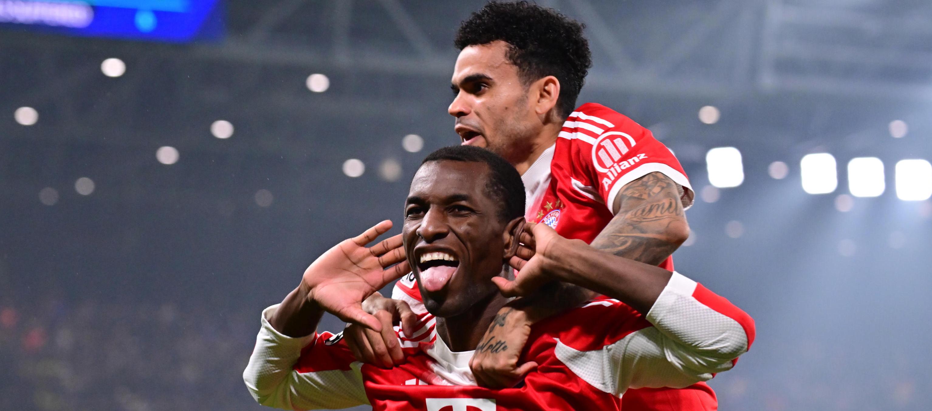 Luis Díaz festeja el cuarto gol del Bayern marcado por Nicolas Jackson.