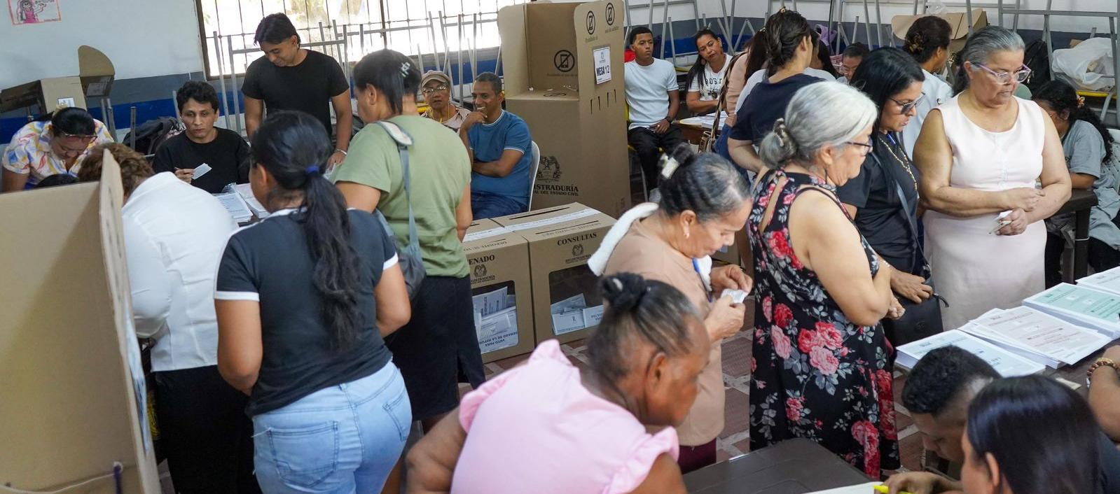 La jornada electoral en la IED María Auxiliadora de La Alboraya.