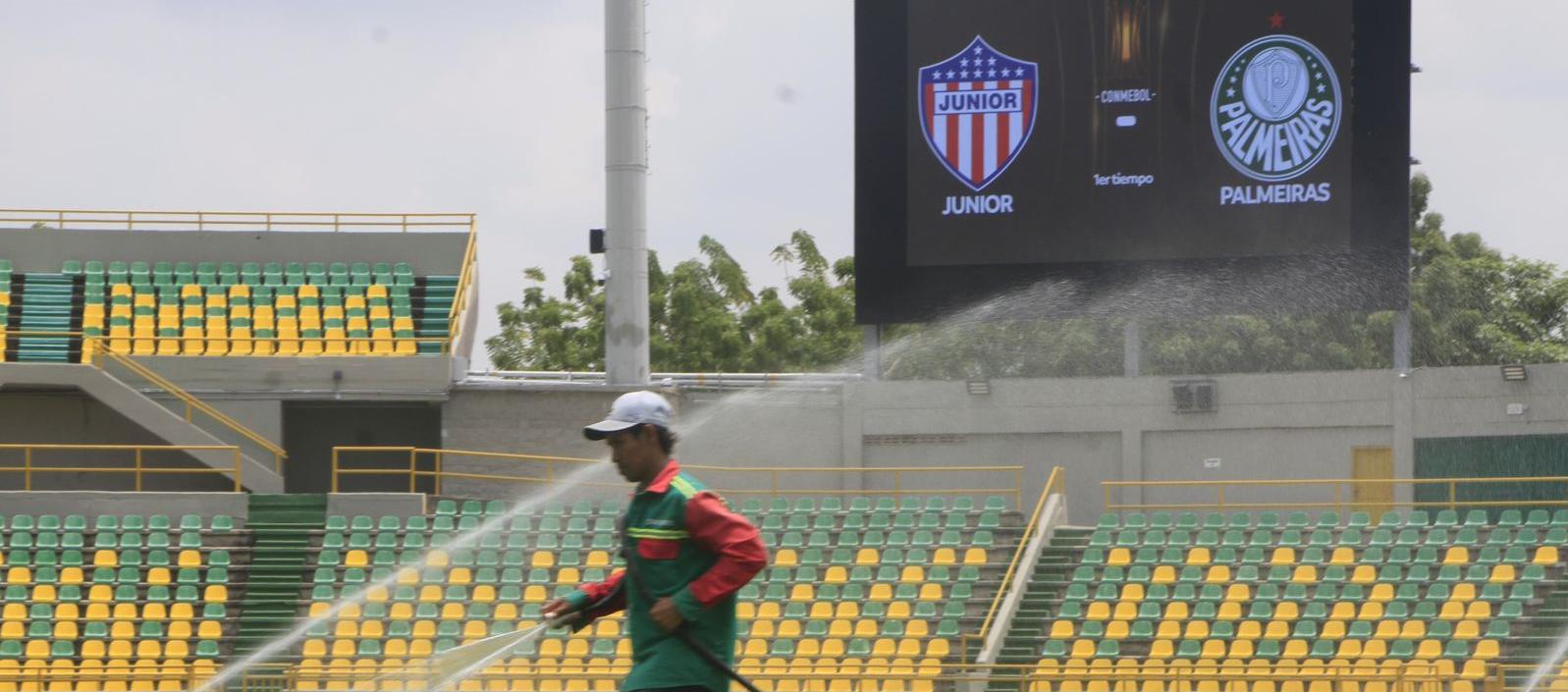 El estadio Jaime Morón de Cartagena luciendo su nueva pantalla.