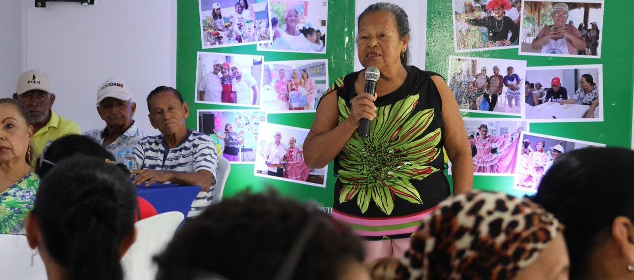 Adultos mayores beneficiados. 