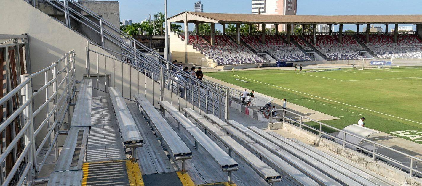 Graderías ubicadas en el sector occidental. 