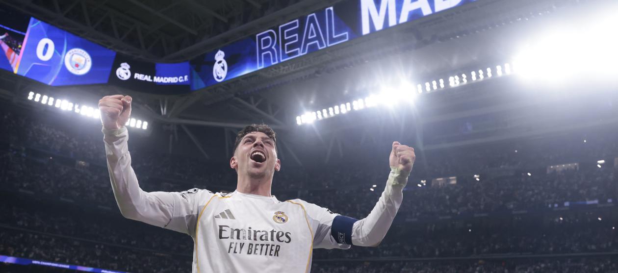 El uruguayo Fede Vaverde festeja uno de sus goles al Manchester City.