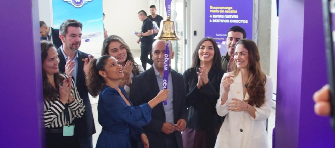 Acto de inauguración de rutas desde Bucaramanga. 