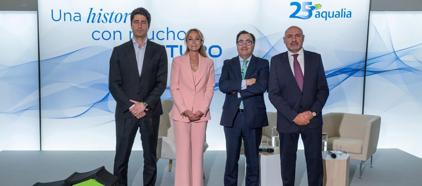 Directivos de Aqualia. 