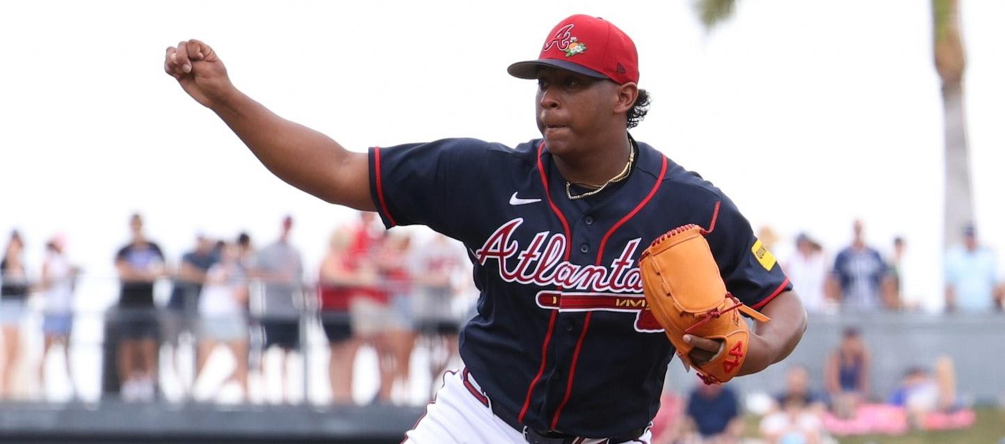 Didier Fuentes, lanzador colombiano de los Bravos de Atlanta. 