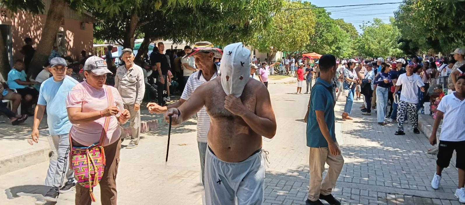 Los flagelantes ya empiezan a cumplir su manda. 