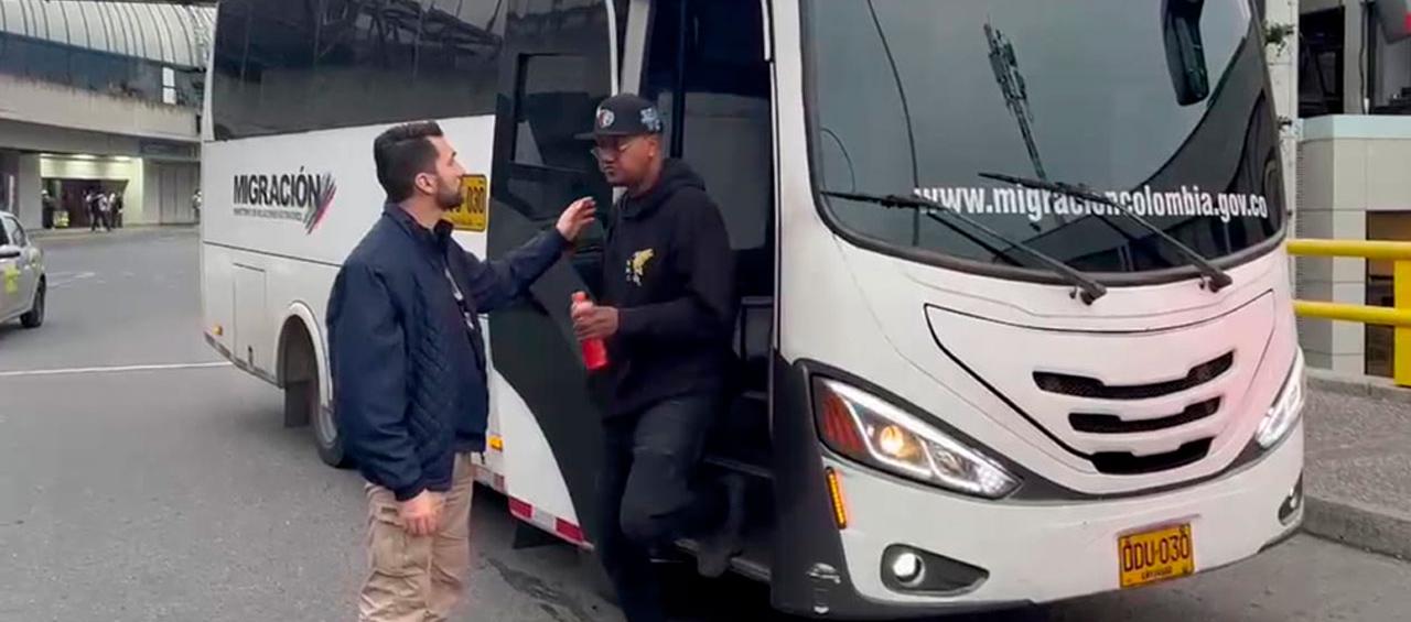 El extranjero deportado.