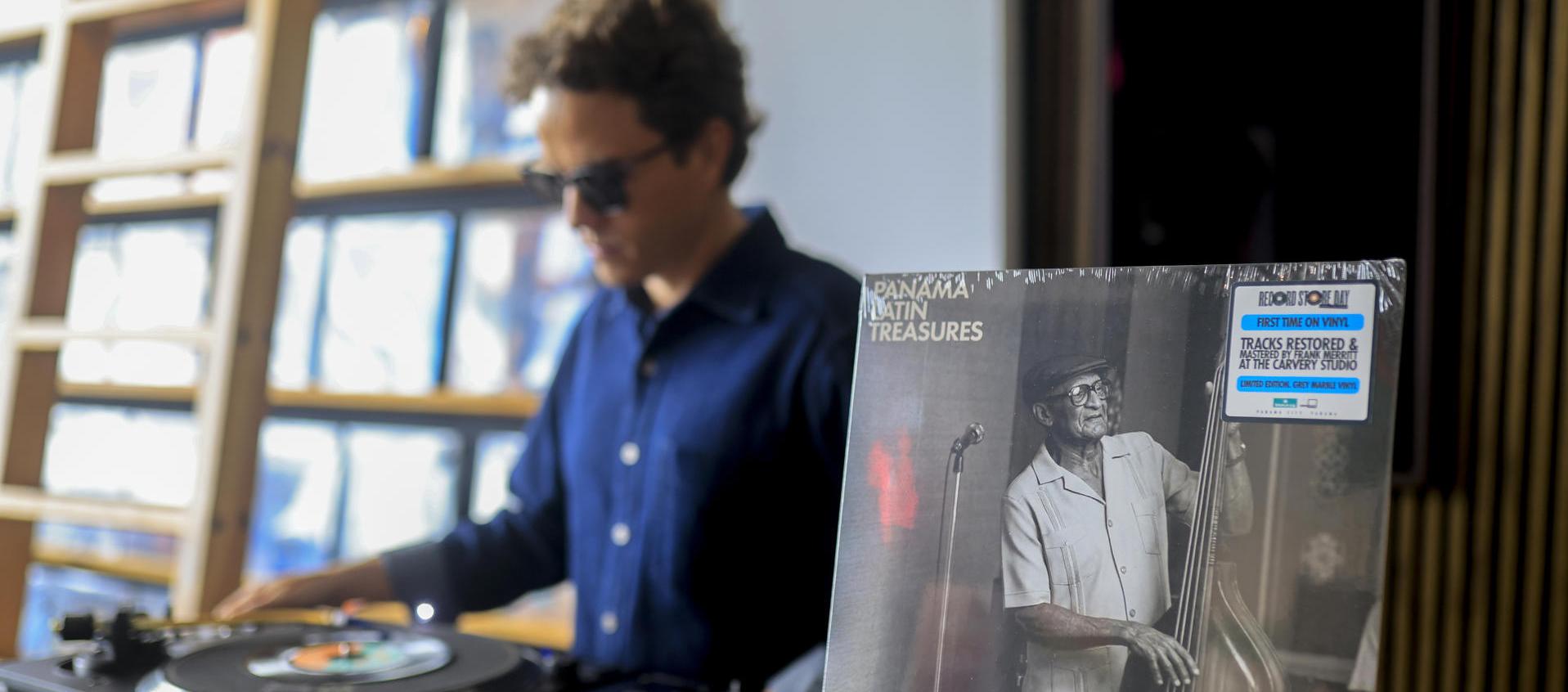 El álbum 'Panama latin treasures' en la tienda LongPlay en Ciudad de Panamá.