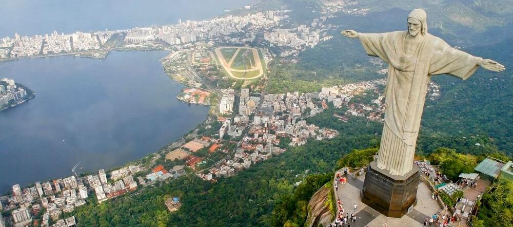 La estatua del Cristo Redentor fue construida en 1931. 