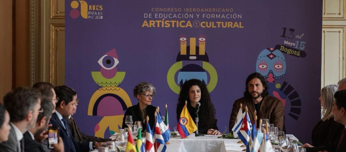 Ministra de las Culturas Yannai Kadamani 