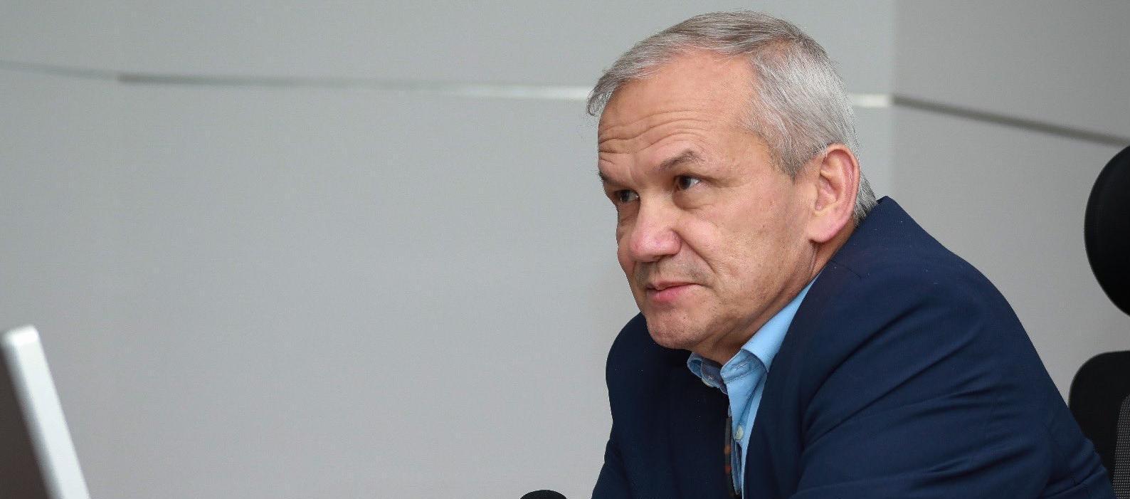 Carlos Ramón González.