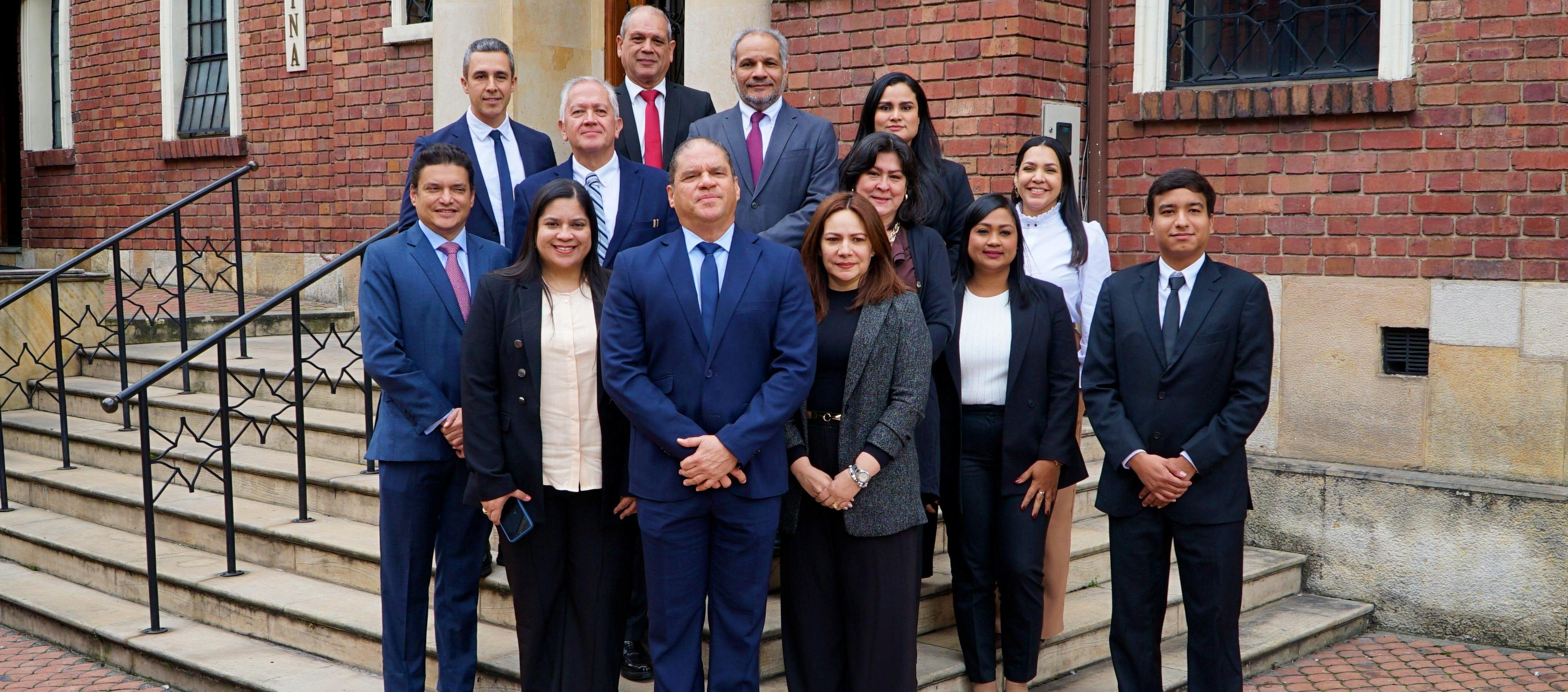 Representantes de la Universidad de la Costa.