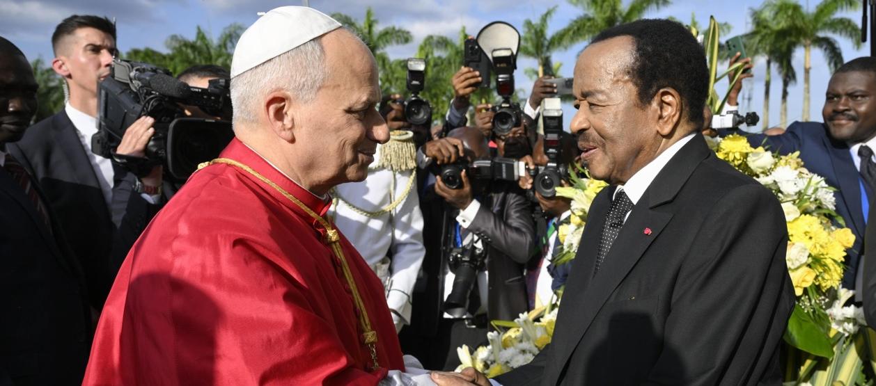 El Papa León XIV en su visita a Camerún.