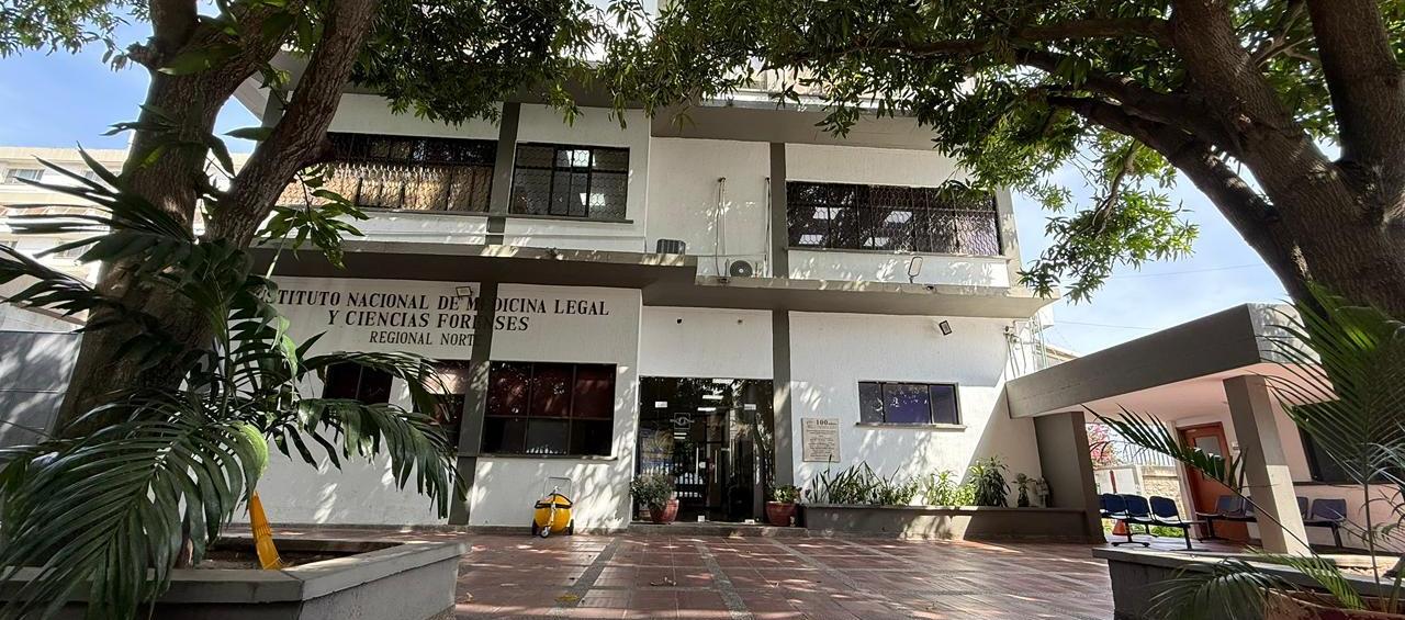 El cuerpo del adolescente fue llevado a Medicina Legal. 