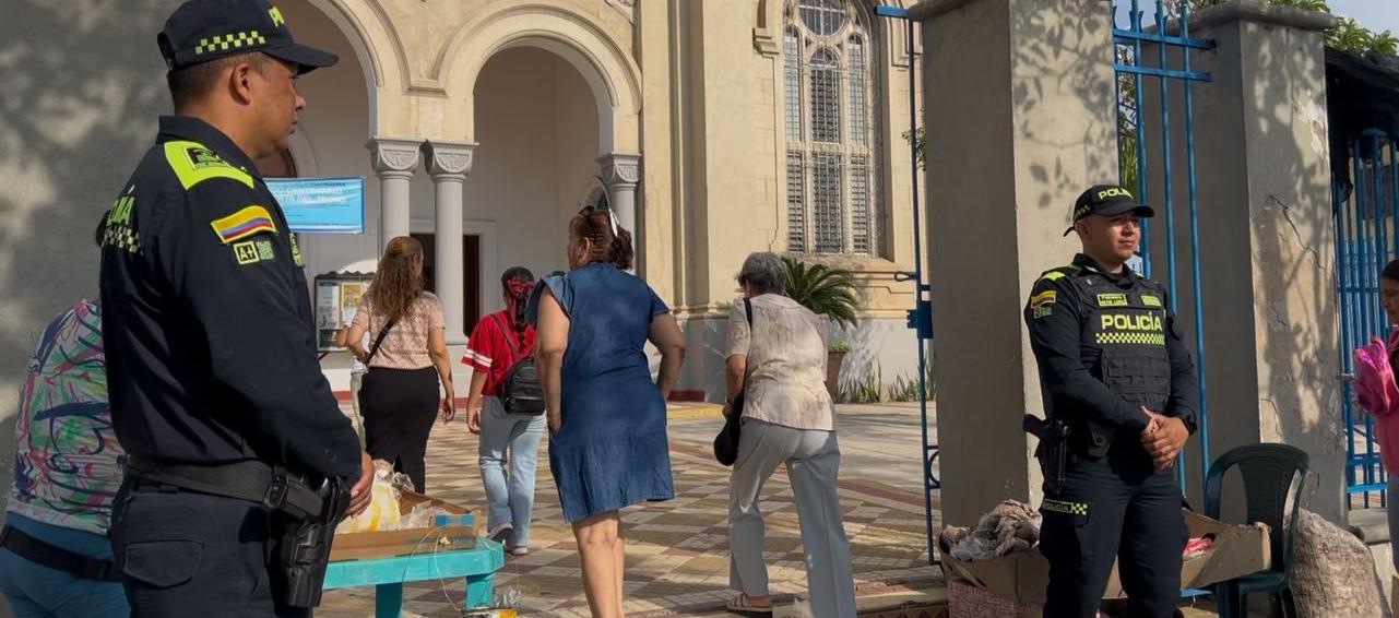 Policía haciendo presencia en iglesias de Barranquilla