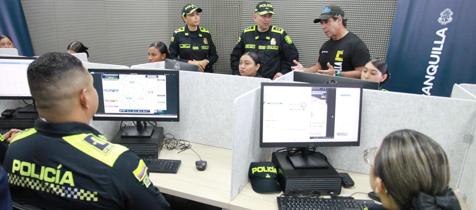 La sala fue inaugurada por el alcalde Alejandro Char y el General Miguel Camelo. 
