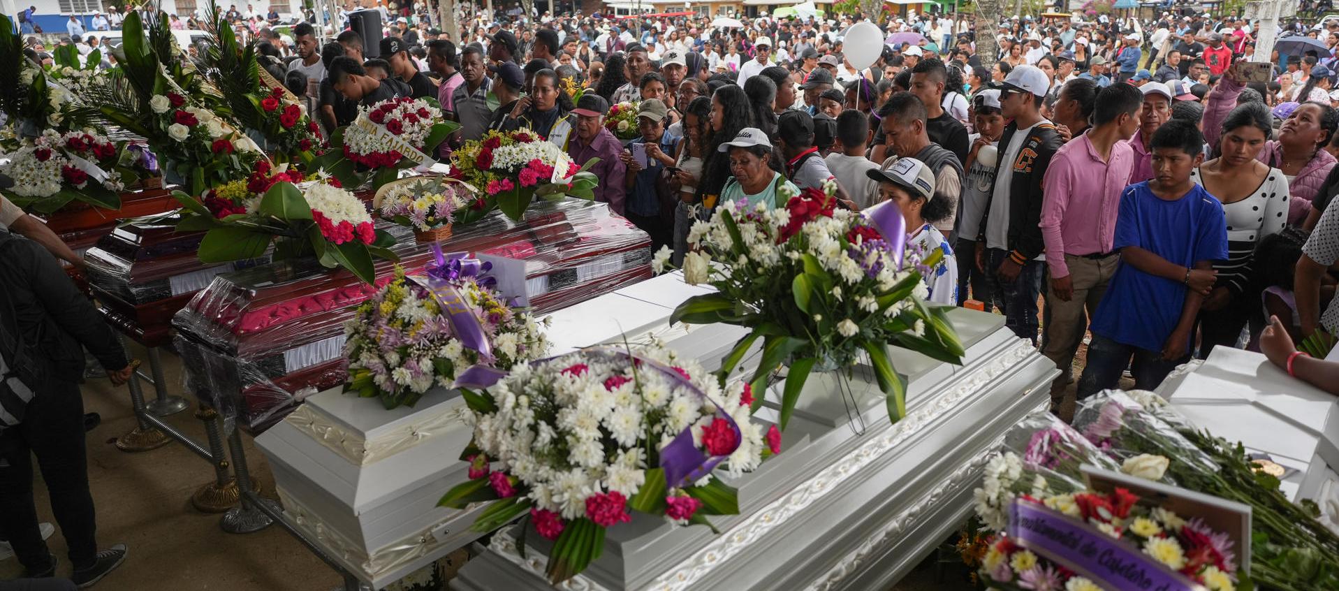 Honras fúnebres de las víctimas. 