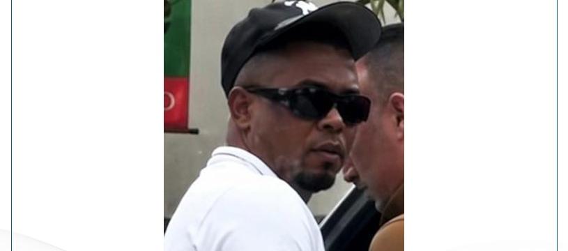 Volanta de búsqueda de uno de los delincuentes. 