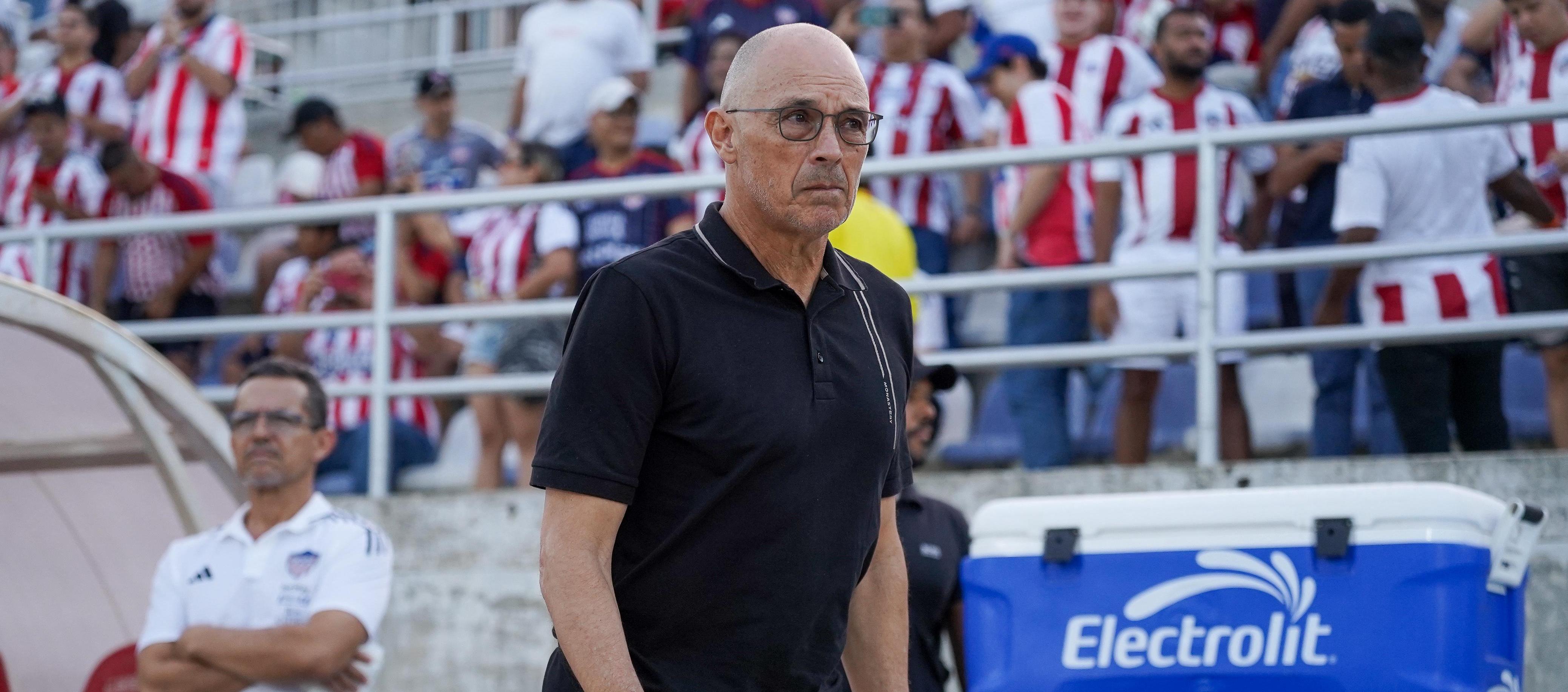 Alfredo Arias sumó su tercera derrota en casa en la Liga.