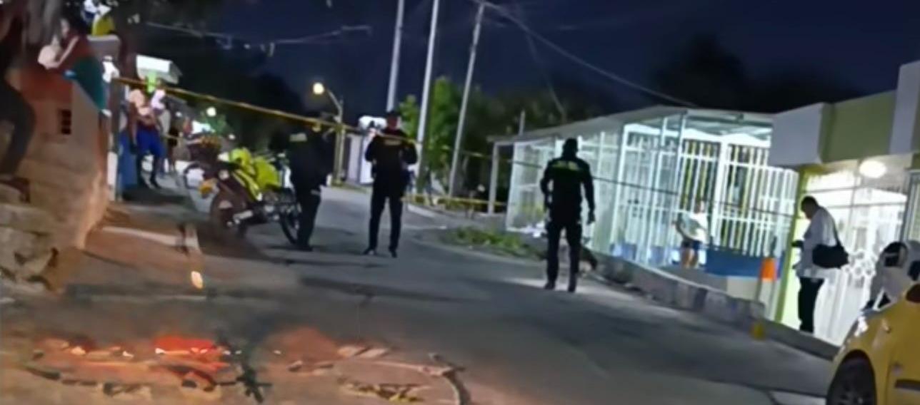Uniformados de la Policía en el lugar de los hechos. 