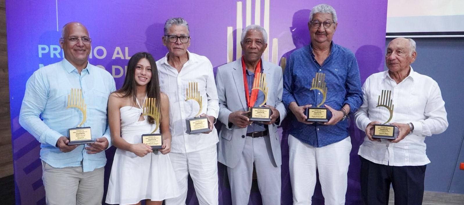 Grupo de ganadores del premio al Mérito Deportivo Equinorte 2026.