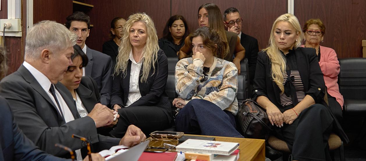 Fernando Burlando, abogado de las hijas de Maradona, Gianinna y Dalma, y Verónica Ojeda, expareja del exfutbolista.