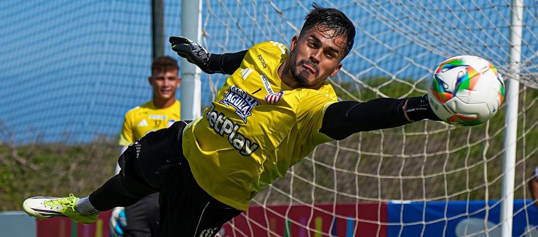 El uruguayo Mauro Silveira, portero titular del Junior.