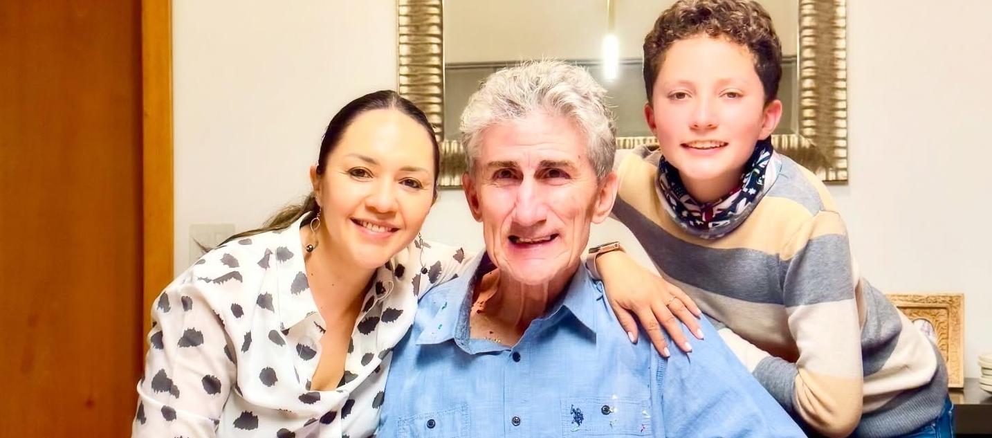 El 'Patón' Bauza con su esposa Maritza Gallardo y Nicolás, hijo de ambos.
