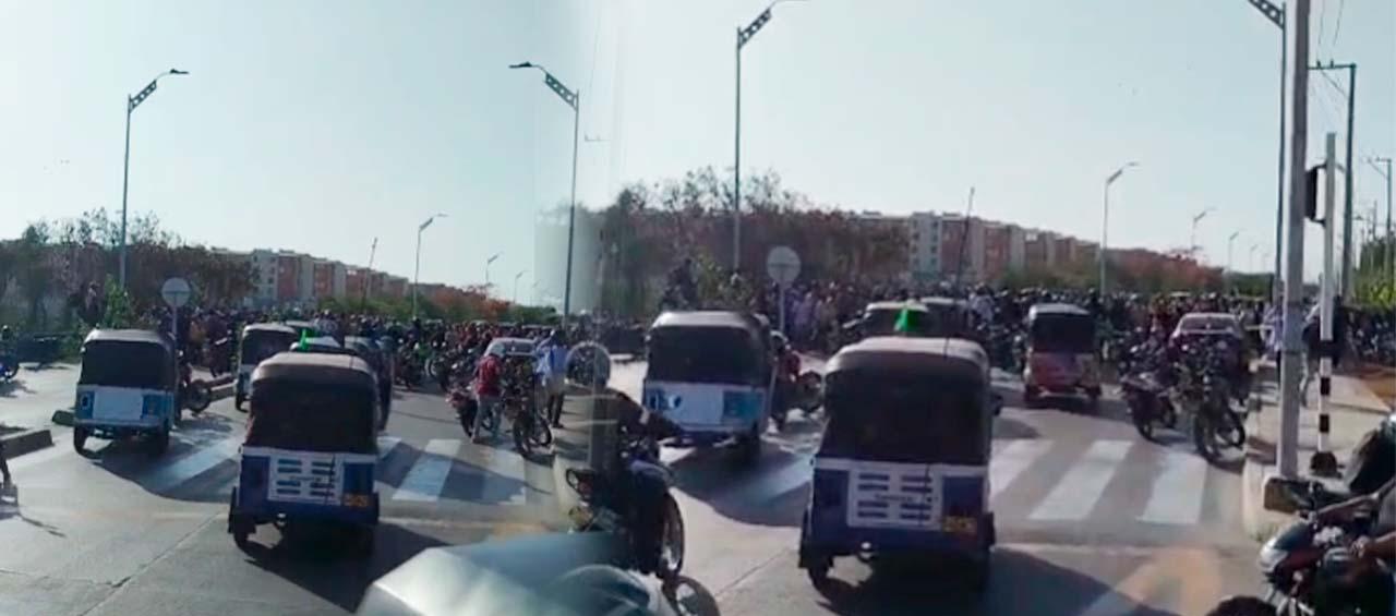 El motocarrista quedó muerto en plena avenida El Platanal. 