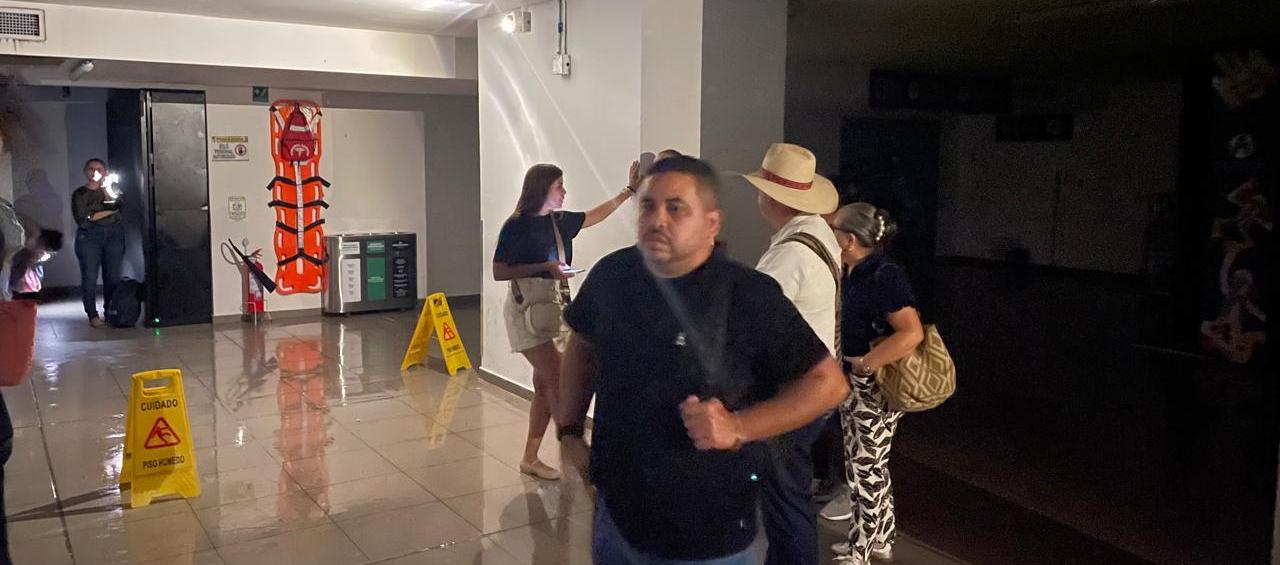 Aeropuerto Ernesto Cortissoz, sin energía.