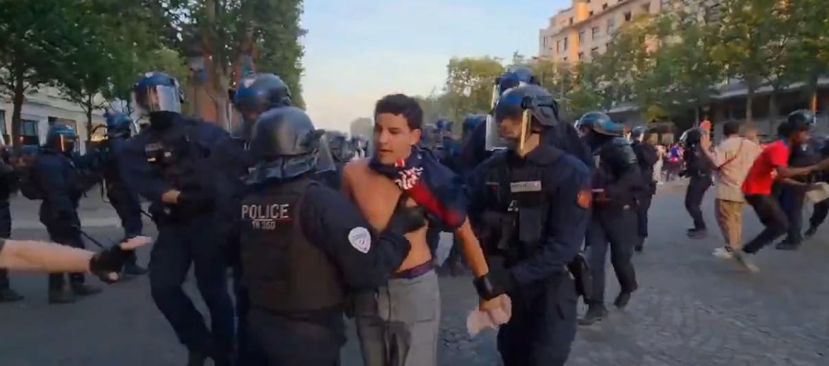 Arrestado por la policía francesa.
