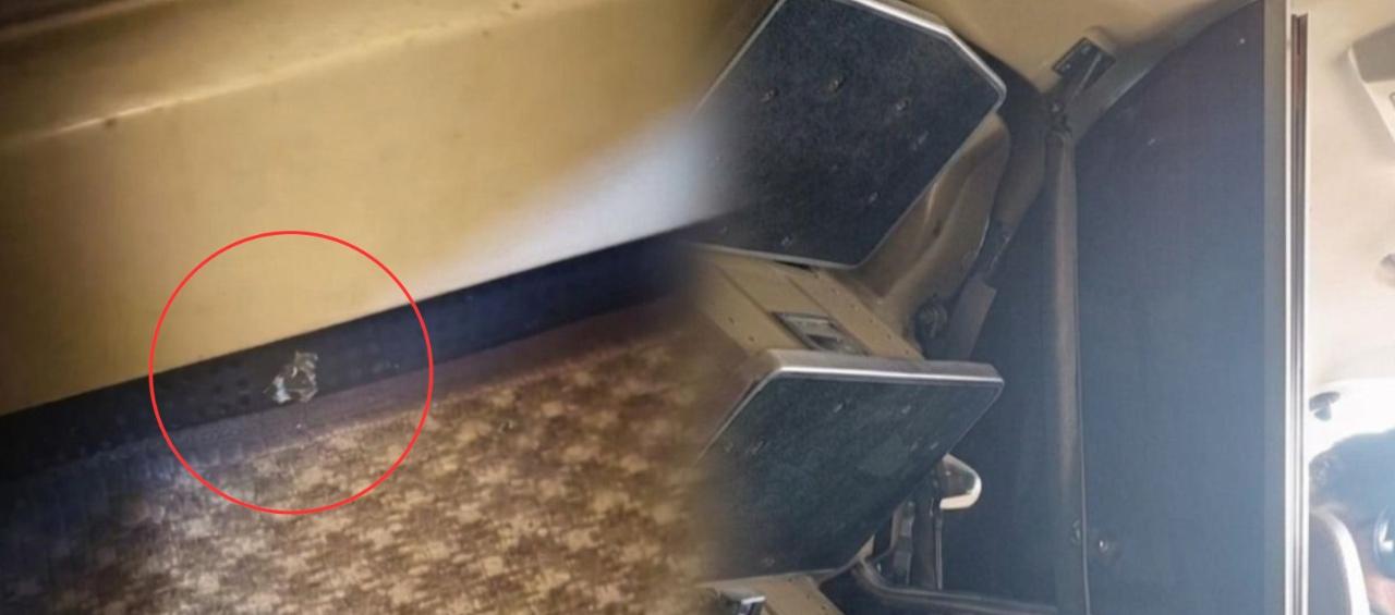 Lugar donde impactó uno de los proyectiles de fusil dentro del avión. 