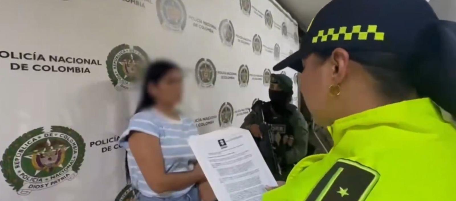  Capturada alias ‘Hilary’ o ‘La Llavera’.